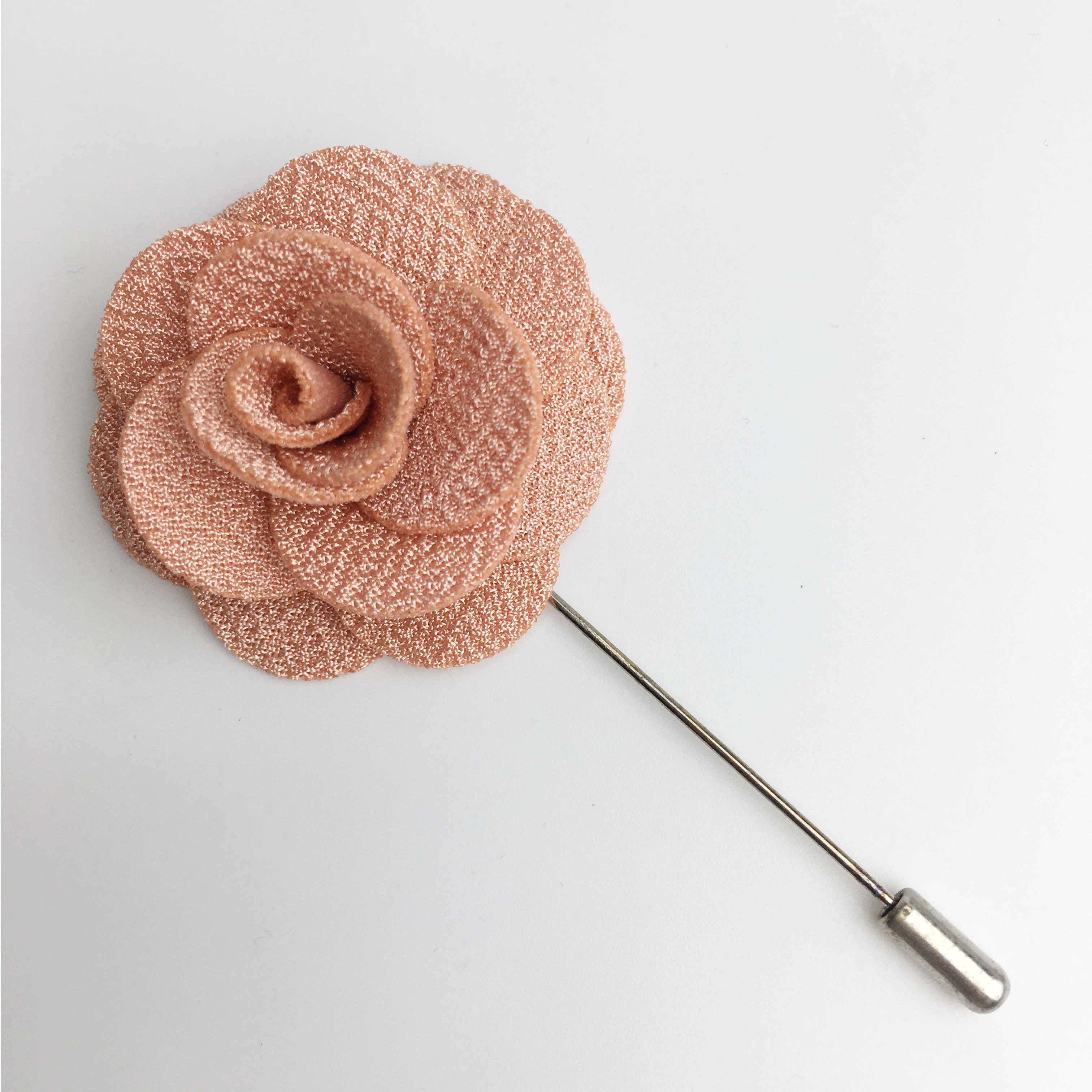 Clark Floral Lapel Pin in Peach
